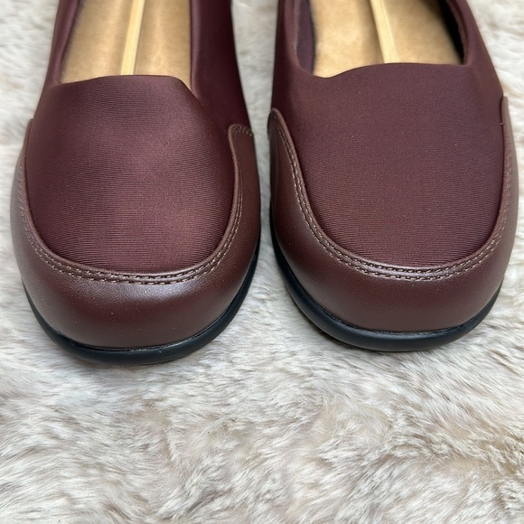 Dr Scholl’s | Maroon Slip On Shoes, Size 7 NWT - Picture 6 of 13